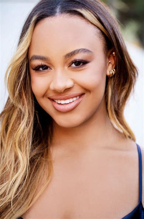 Nia Sioux Frazier (born June 20, 2001) is the middle child of Evan and Holly Hatcher-Frazier and is the sister of Evan, Jr. and William Frazier. On Dance Moms, Nia was often placed on the bottom of the …
